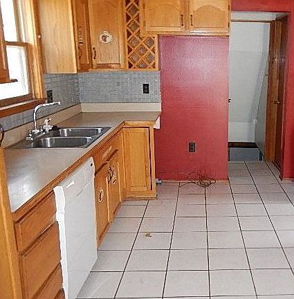 5th image of 2723 S Vermont Ave