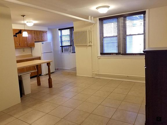 3rd image of 3518 29th St #1