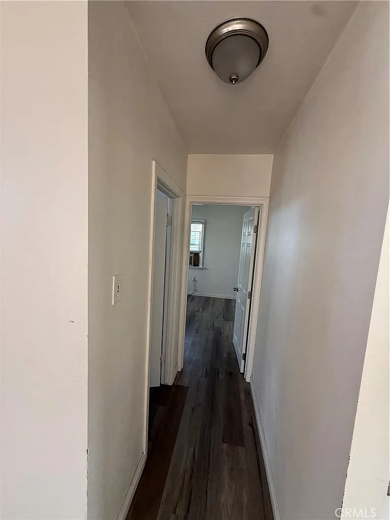 2 bed, 650 sqft, $2,300 — Photo 4