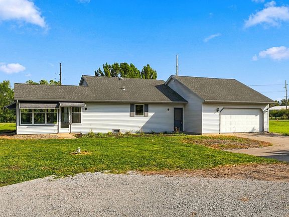 4th image of 8805 Huguenard Rd