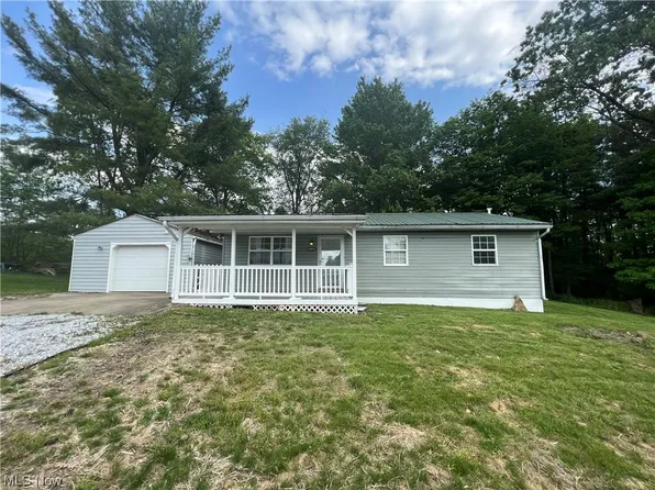 62010 Pikeview Dr, Cambridge, OH 43725