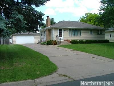 5th image of 6406 Noble Ave N