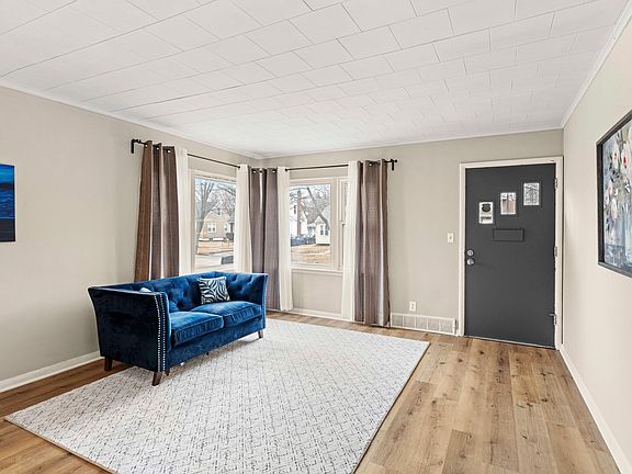 4th image of 14846 Perry Ave