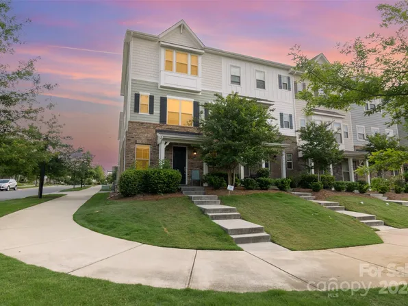 9409 Ainslie Downs St, Charlotte, NC 28273