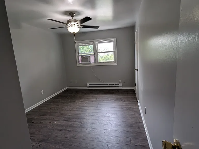 304 Hankes Ave #1 — Photo 7