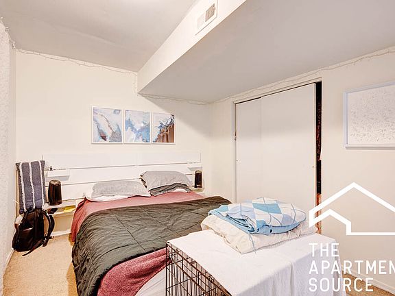 4th image of 1627 N Winchester Ave #1R
