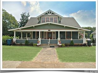 241 4th St SW, Hickory, NC 28602