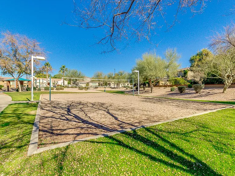 1306 E Birdland Dr — Photo 37