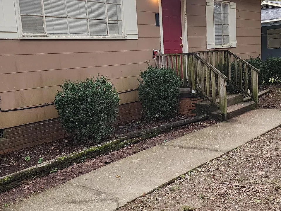 1021 Woody Dr