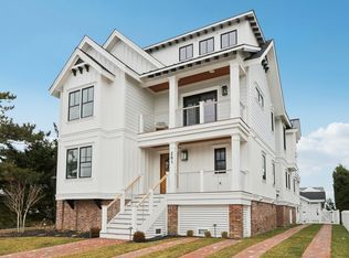 281 7th St, Avalon, NJ 08202