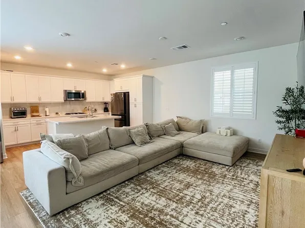 2004 Dewdrop, Upland, CA 91786