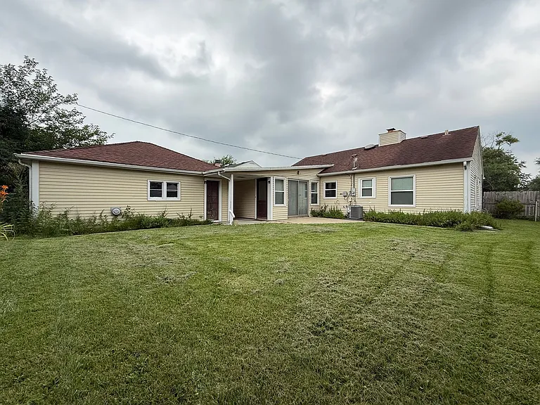 542 Cherry Ln — Photo 11