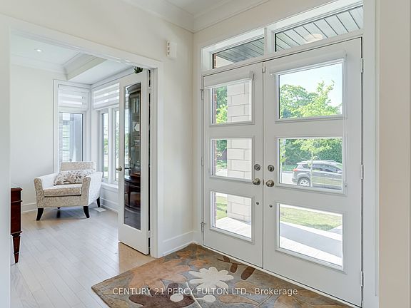 3rd image of 3B Norbury Cres