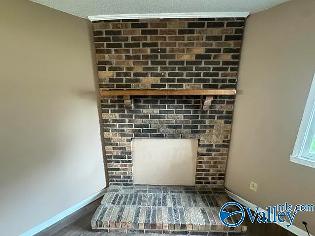 389 Oakland Rd — Photo 3