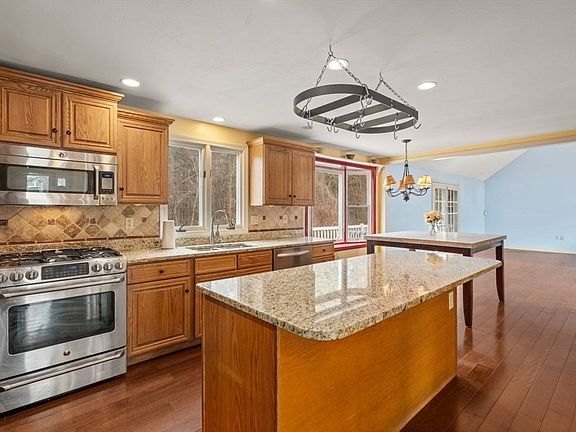 3rd image of 34 Sable Run Ln