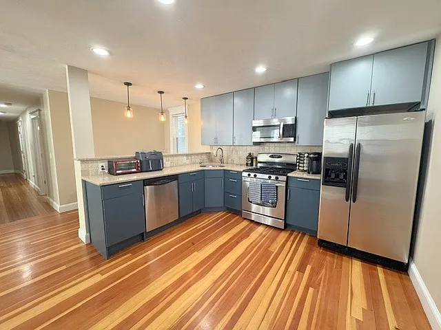 211 W 8th St #2 — Photo 5