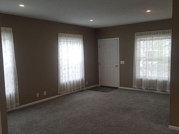 4th image of 5225 Woodberry Ln