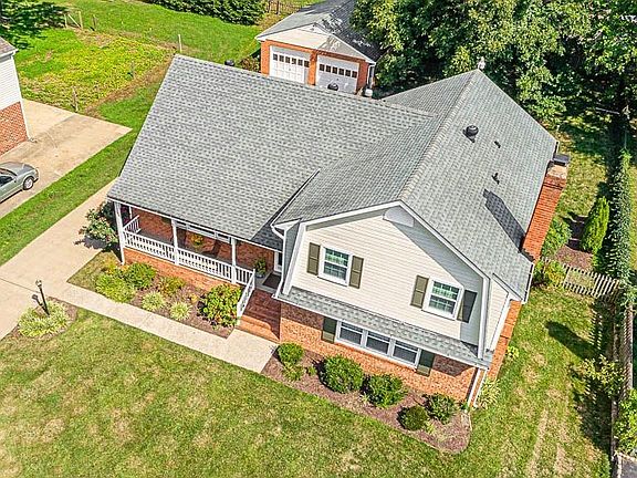 3rd image of 8218 Cobbler Ct