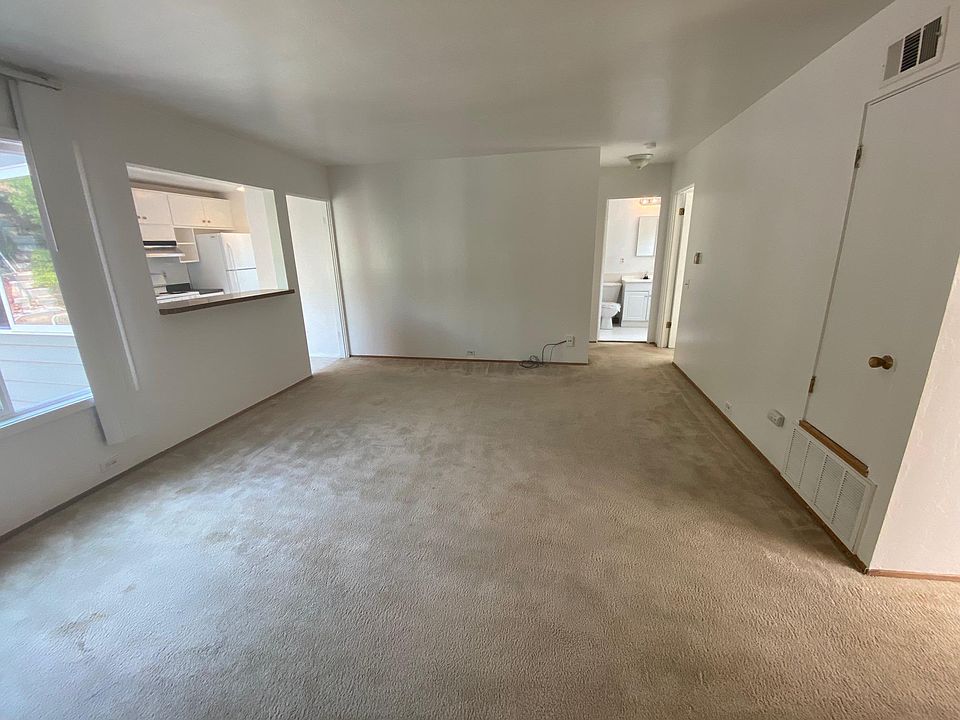 1st image of 116 Locksley Ave #4