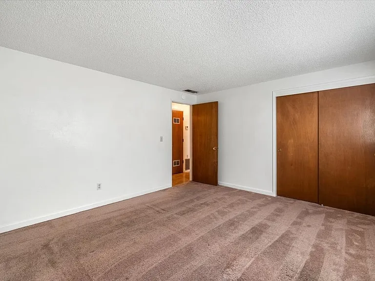 4564 Valley West Blvd — Photo 9