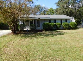 7013 Ryan St, Fayetteville, NC 28314