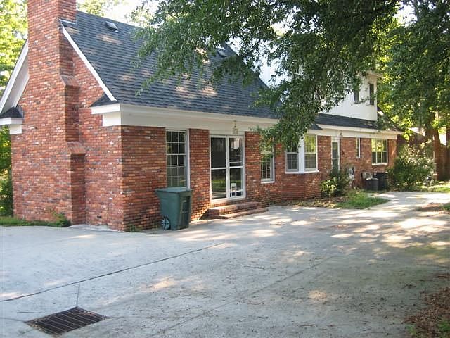 Brick w/plenty of parking