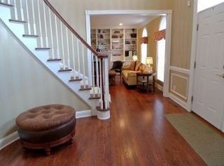 33 Ridge Rd, Watchung, NJ 07069