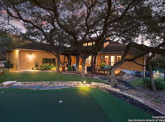2nd image of 18319 Emerald Oaks Dr