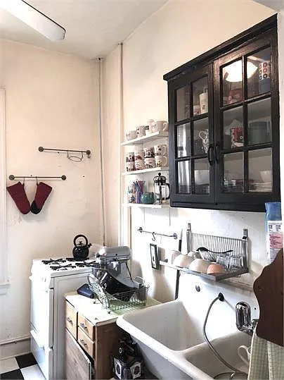 528 S 4th St #2F — Photo 6