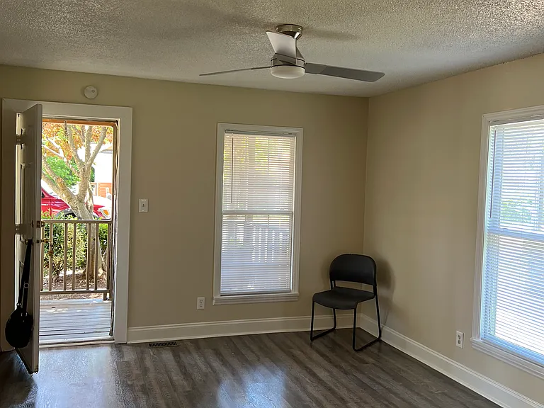 380 Sharpe St — Photo 2