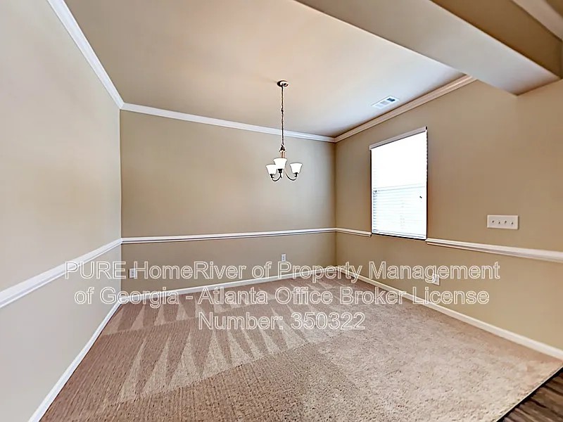 4 bed, 2.0 bath, 2345 sqft, $2,450 — Photo 4