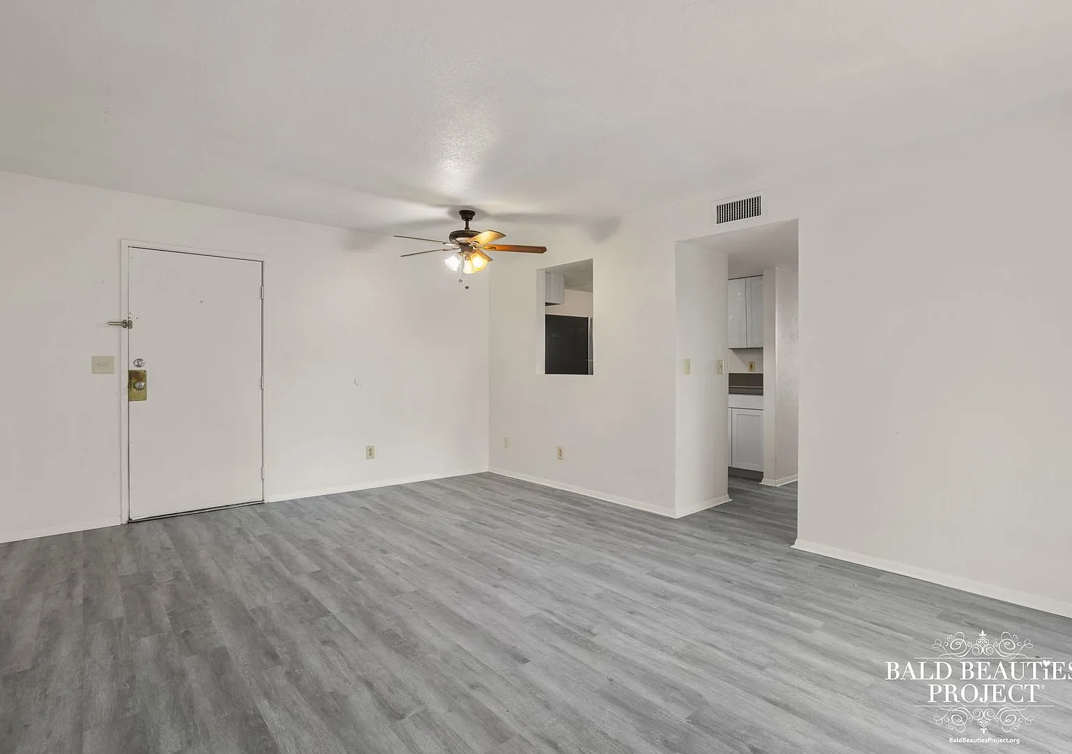 Peppertree Apartments — Photo 4