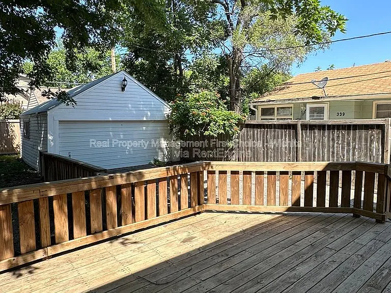 333 N Oliver St — Photo 23