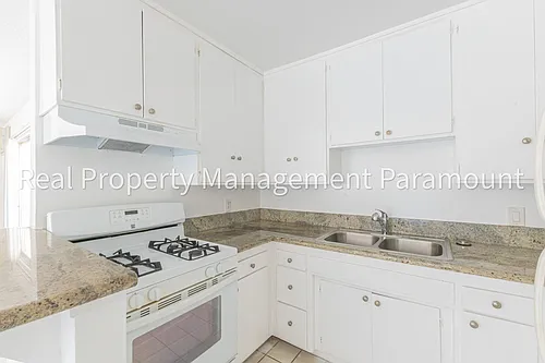 8013 Blackburn Ave #7 Photo 1 8013 Blackburn Ave #7 Photo 1
