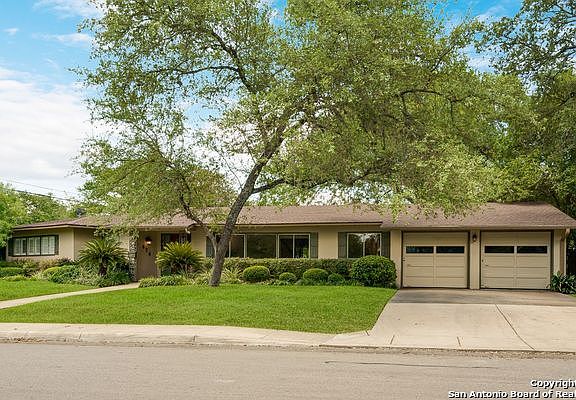 2nd image of 426 Larkwood Dr