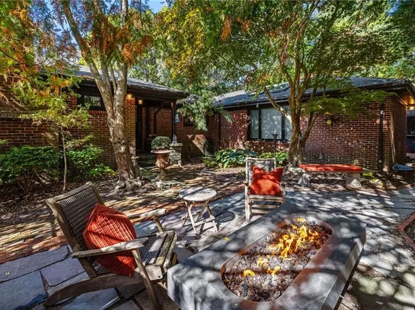 43 Palmer St, Newport, RI 02840