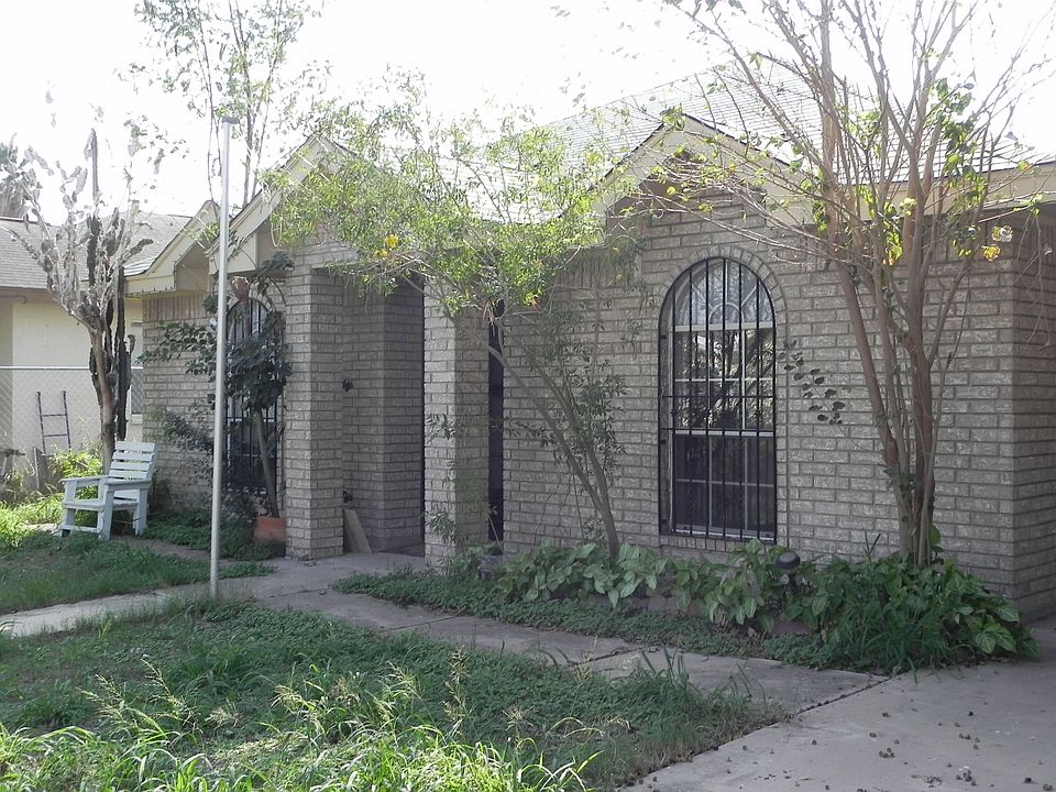 2nd image of 1105 W 24th Pl