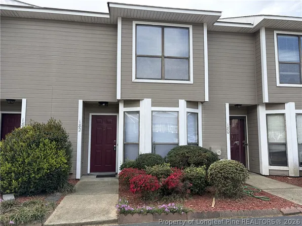 182 Aloha Dr, Fayetteville, NC 28311