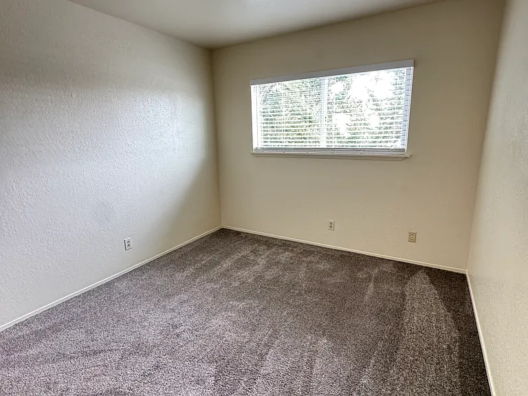 7205 East St — Photo 5