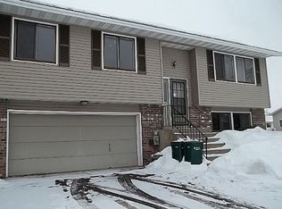 293 96th Ln NE, Blaine, MN 55434