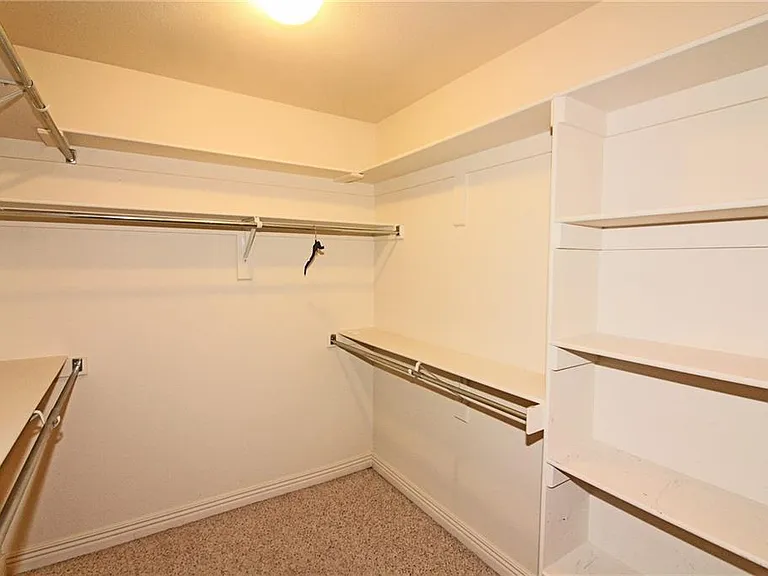 4302 Lilly St — Photo 4