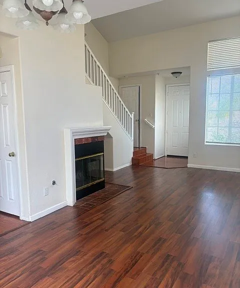 464 Middlebury Ct — Photo 3
