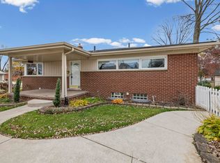 22548 Spitzley St, Clinton Township, MI 48035