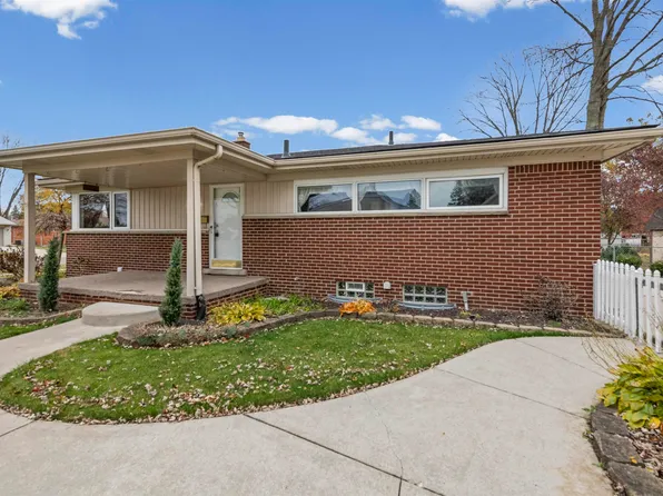 22548 Spitzley St, Clinton Township, MI 48035