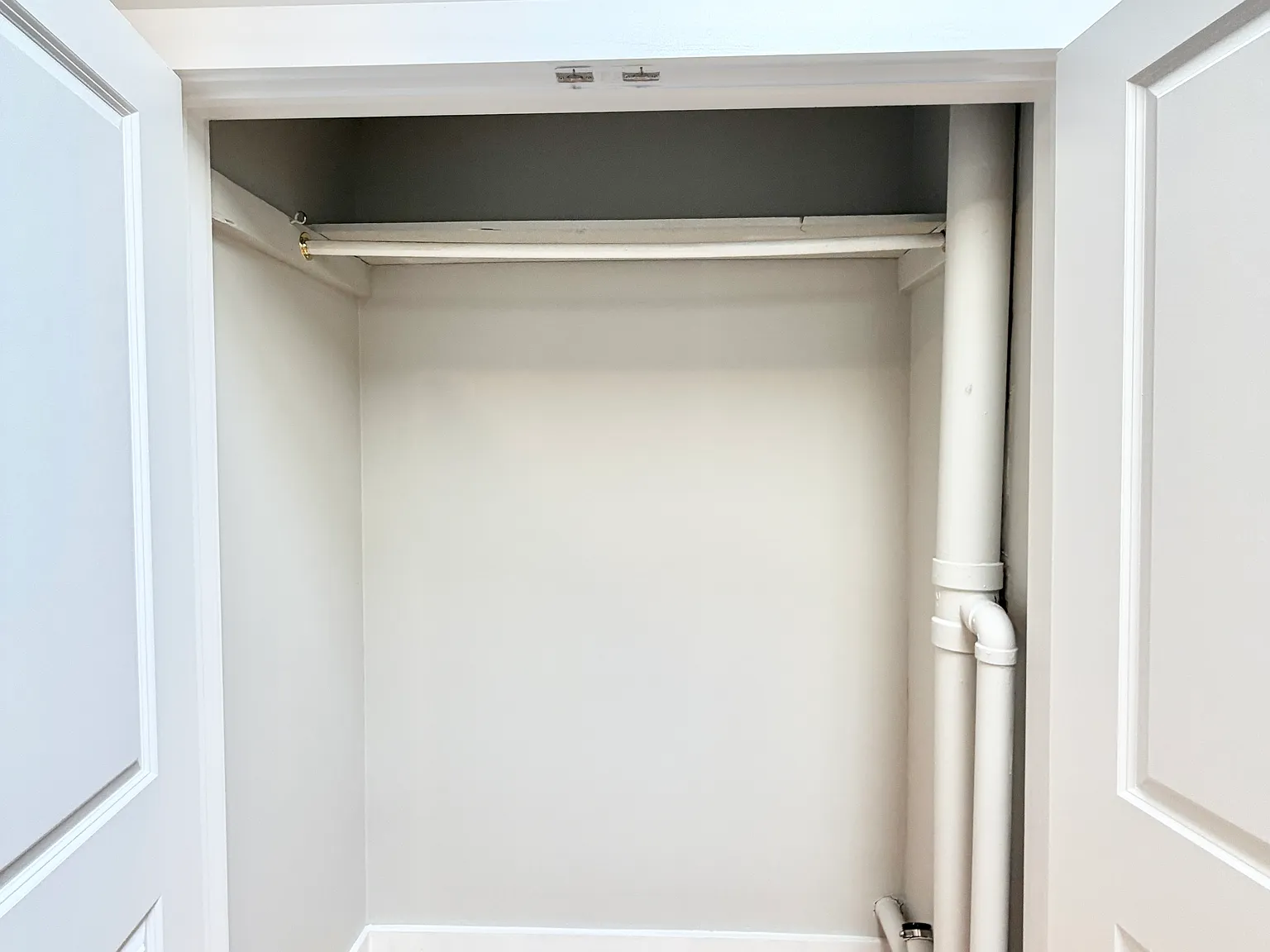 2 bed, 800 sqft, $2,150 — Photo 3