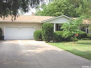 1st image of 40 Leonard Ave