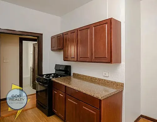 Beautiful Large Berwyn Apts on Wesley! Photo 1