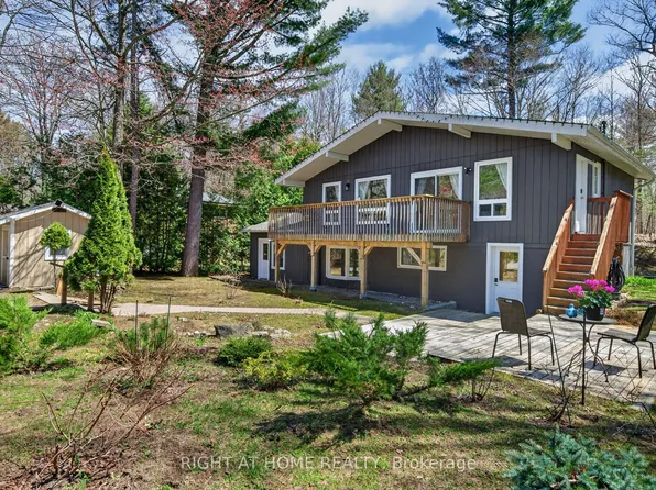 703 Lafontaine Rd W, Tiny, ON L9M 0L6
