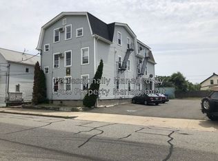 22 Lawn Ave #3F, Pawtucket, RI 02860