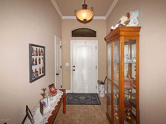 4th image of 11 Aspe Ln